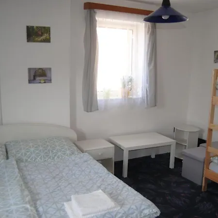 Pod Hamiznou Hotell